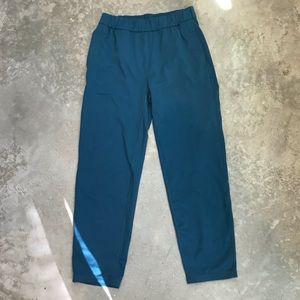 Outdoor Voices marine Weekender sweats